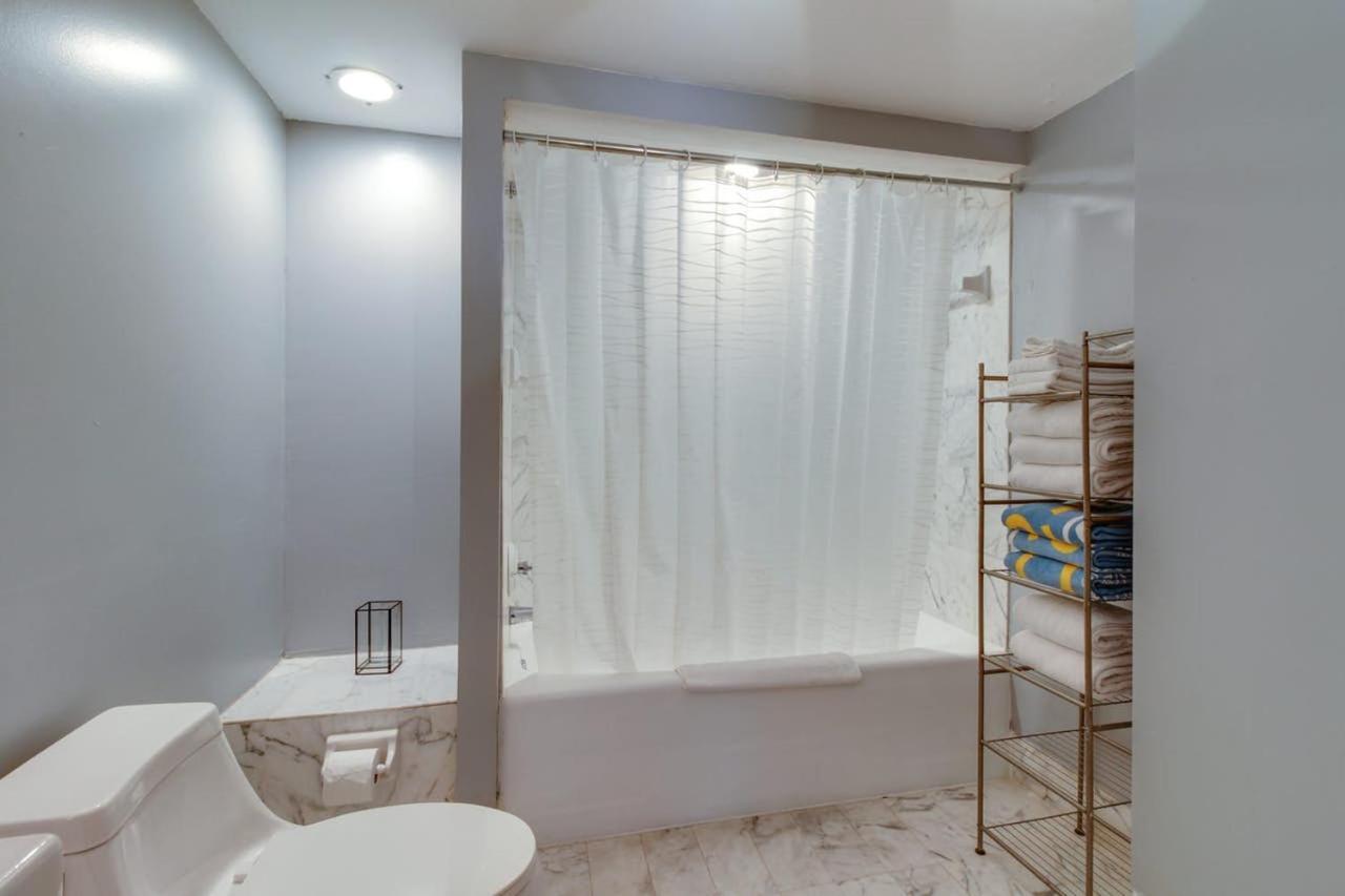 Alexander 1209 Beachfront Condo With 2 Pools , Beach Access, Sauna, Stores Маями Бийч Екстериор снимка